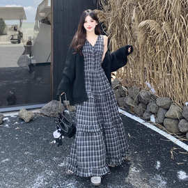 大码赫本风高级感连衣裙秋季女装梨型身材背心裙胖MM遮肚显瘦裙子