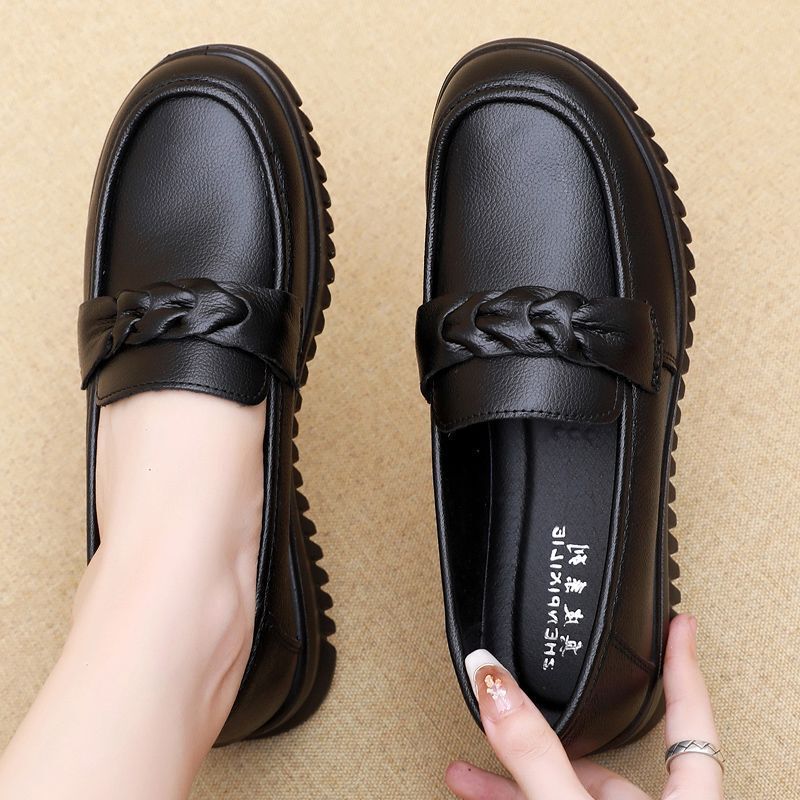 Real Soft Leather 2025 New Soft-Soled Mother's Shoes, Middle-Aged Single Shoes, Spring and Autumn Middle-Aged Leather Shoes, Women's Work Shoes, Non-Slip