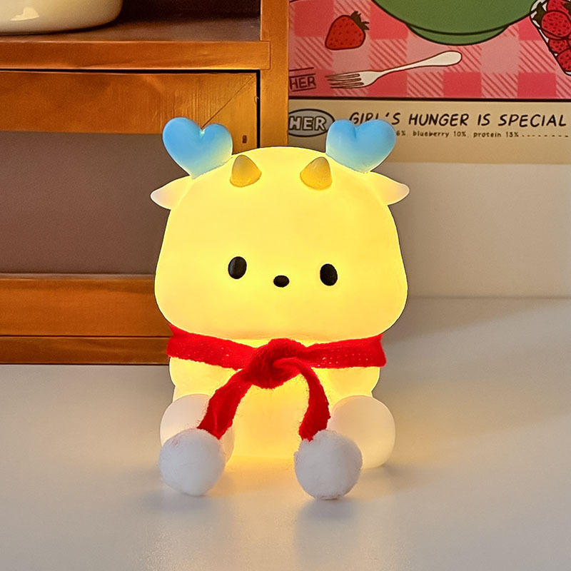 Luz nocturna de dragón pequeño de dibujos animados, lámpara de noche para dormitorio, luz ambiental, juguetes luminosos para niños, suministro al por mayor