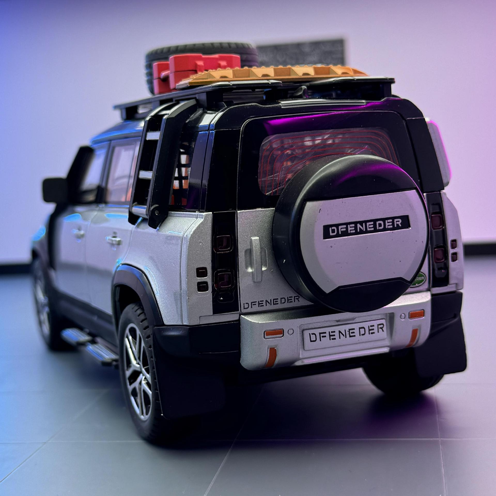 Modelo de coche de aleación de arte famoso 1:22 Land Rover Defender Vehículo todoterreno Luz de retorno de sonido Coche de juguete Decoración de modelo musical