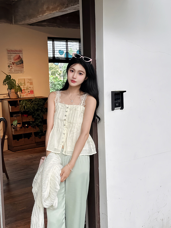 White Butterfly Shell High-Thread-Count Linen Lace Vest with Sleeveless Top for Work Clothing, Waist Slimming Look Top, Sweet Suspender Belt White Butterfly Shell High-Thread-Count Linen Lace Vest with Sleeveless Top for Work Clothing, Waist Slimming Look Top, Sweet Suspender Belt