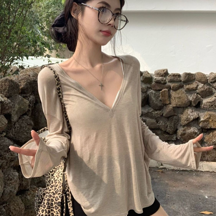 카키색