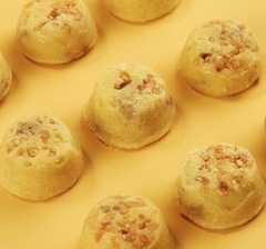 Small mooncakes, coconut flavored small pineapple cakes, Xiamen souvenirs, bulk mini pineapple cakes, wedding cakes, factory direct sales