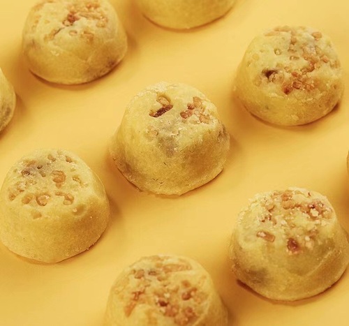 Small mooncakes, coconut flavored small pineapple cakes, Xiamen souvenirs, bulk mini pineapple cakes, wedding cakes, factory direct sales