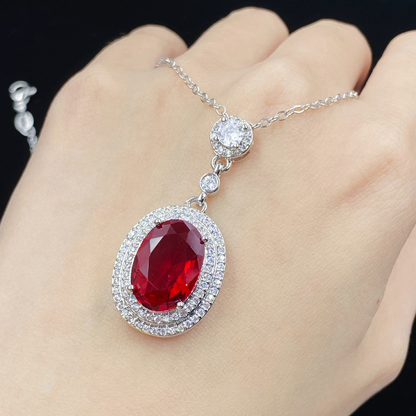 Fashionable ruby set