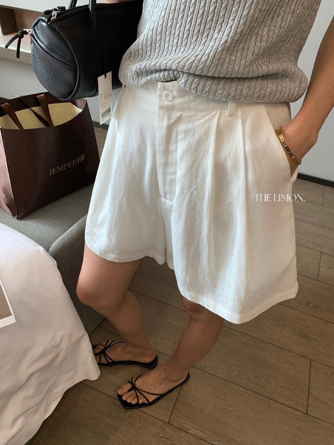 Quần short nữ cạp cao chất liệu tencel linen phối sợi, dáng suông rộng, tôn dáng, phong cách old money — màu sắc, Màu cà phê, màu trắng, Xanh da trờicolor chi tiết 27