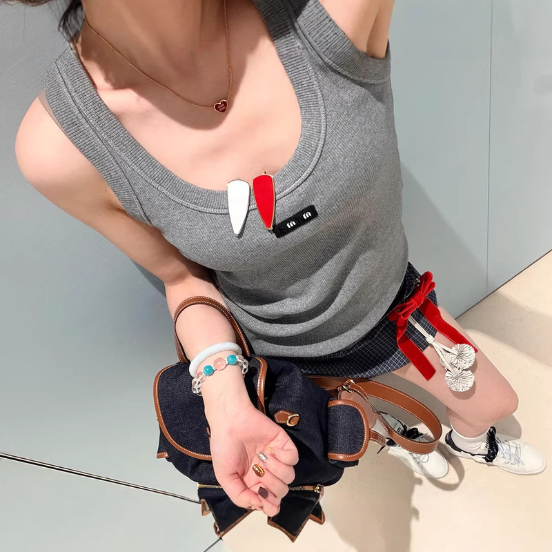 Mm Basic Gray Tag Vest for Women with Jacquard Letter Logo, Summer 2026, Simple Slim Fit Versatile Trendy Inner Wear Mm Basic Gray Tag Vest for Women with Jacquard Letter Logo, Summer 2026, Simple Slim Fit Versatile Trendy Inner Wear