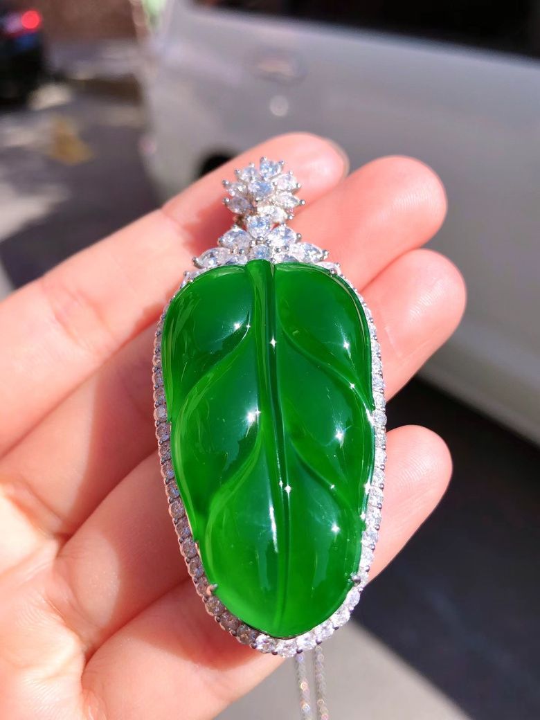 Mặt dây chuyền ngọc bích cây lá băng băng chứng nhận chính hãng Miến Điện dát vàng xanh hoàng đế chi tiết 5
