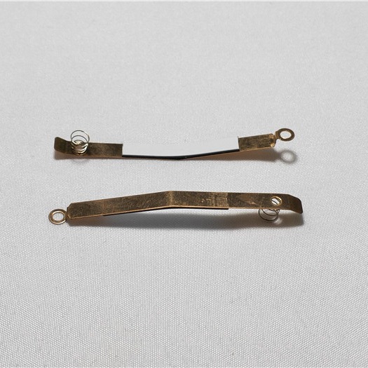 Plate 2ADLFA011800 2ADLFA002401 2ADLFA0113 08F Shock Absorbing Spring with Magnetic Strip Plate 2ADLFA011800 2ADLFA002401 2ADLFA0113 08F Shock Absorbing Spring with Magnetic Strip