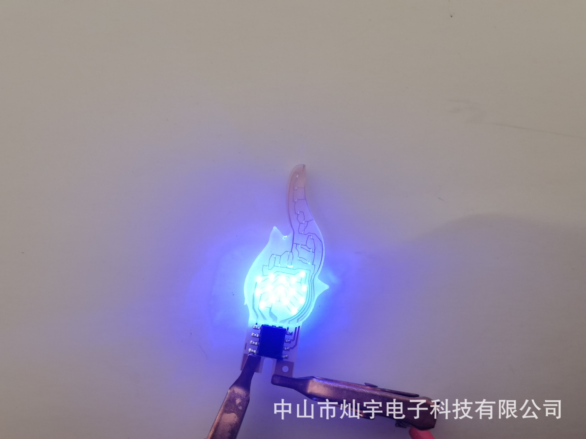 3V-llama-C35 lámpara de mesa-luz azul