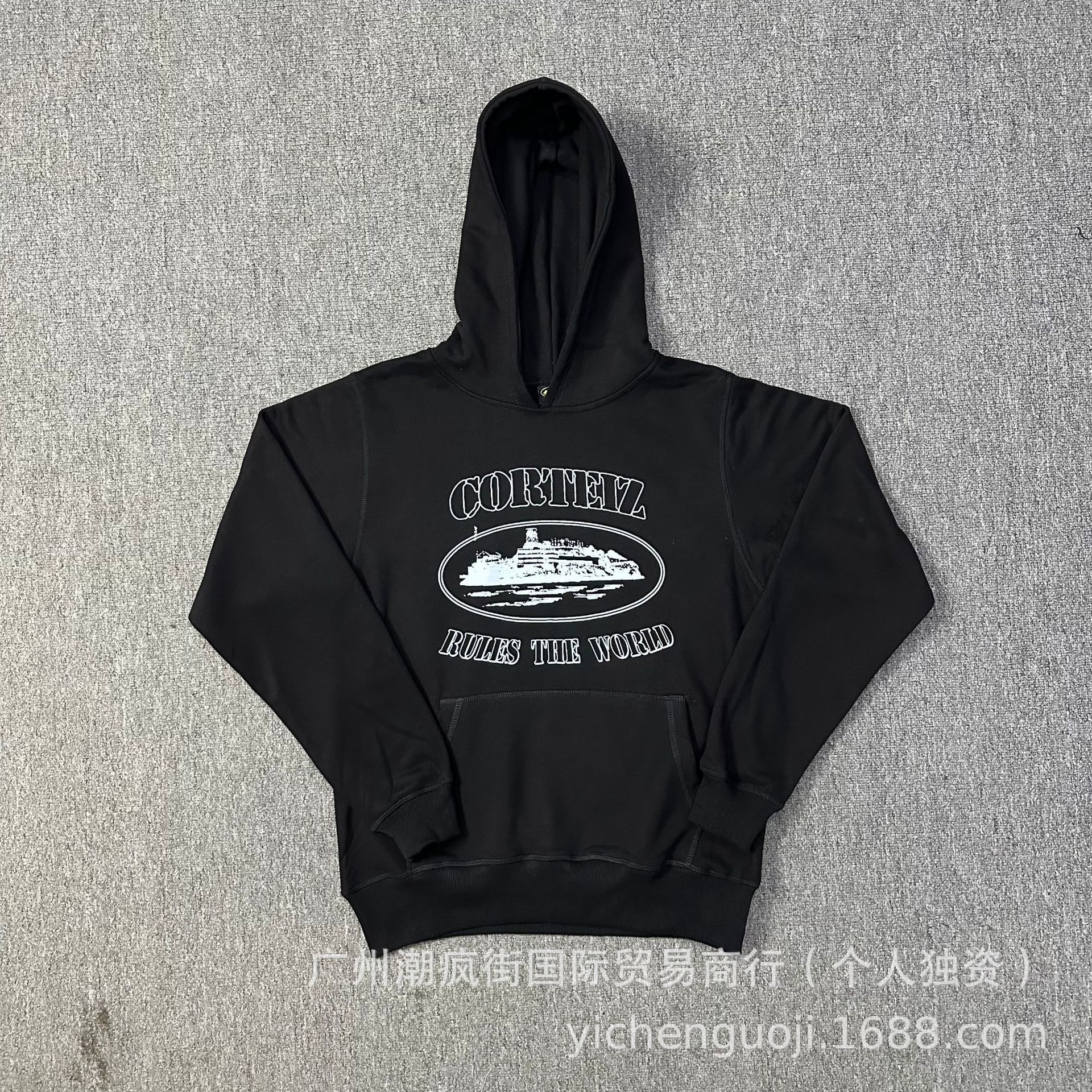 913 Black sweatshirt