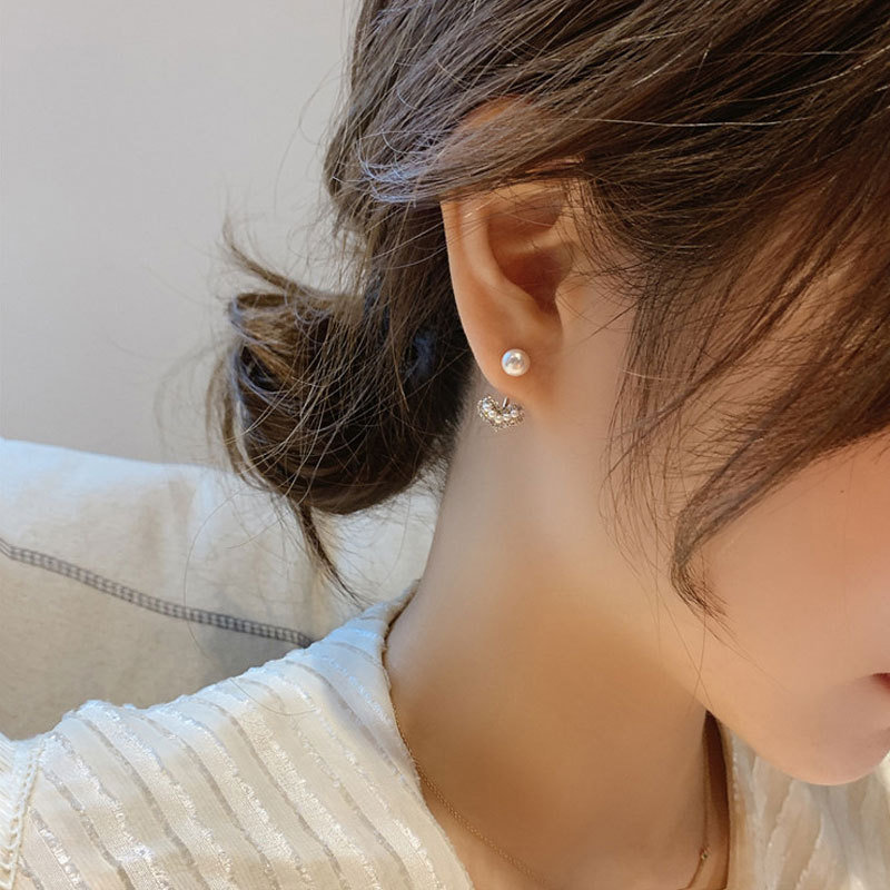Cubic Zirconia And Pearl Stud Earrings For Everyday Elegance_voghion.com