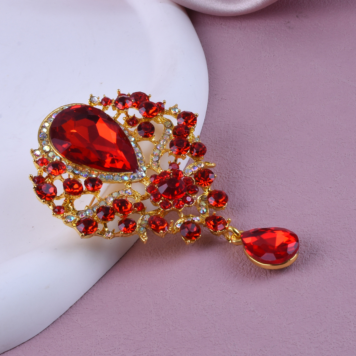 Relógio feminino retrô de alta qualidade, com diamantes incrustados em cristais vermelhos, brancos, roxos e verdes, grande sucesso de vendas na Europa e nos Estados Unidos._voghion.com