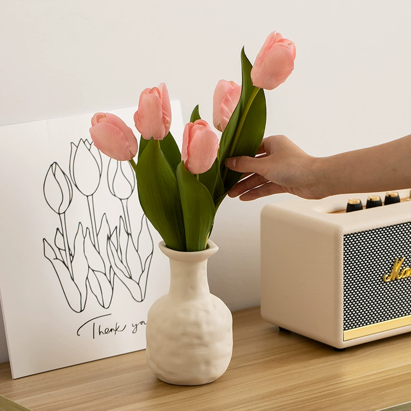 Ins ветер керамическая ваза цветочная композиция тюльпан высокого класса поддельный цветочный стол гостиная цветочная фотография украшения украшения дома
