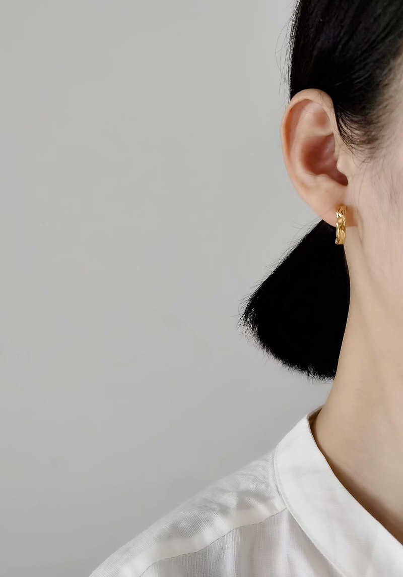 6g Weight 925 Sterling Silver Ear Needle Material Hoop Earrings Classification 1 Pair Quantity Casual, Holiday, Daily Occasion 925 Sterling Silver Material Irregular, Solid Color Pattern Women's Gender Plating, Pleated Design Simple Style, Classic Style, Commute Style 1 Pair 925 Sterling Silver Irregular Solid Color Hoop Earrings 9