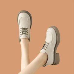 2025 ファッションインレザーシューズ英国ローファー厚いヒールソフトソール多用途滑り止め作業服ファッション女性の靴