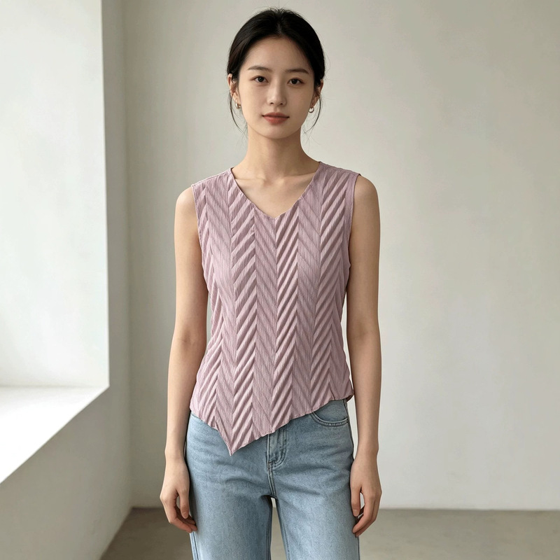 Japanese-style Issey Miyake pleated tank top for women, herringbone pattern, pleated V-neck, irregular hem, sleeveless, stylish top for commuting