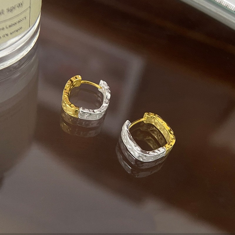 S925 plata esterlina oro y plata split color Beat patrón cuadrado pendientes de las mujeres de estilo frío de moda retro del todo-fósforo de alto grado pendientes