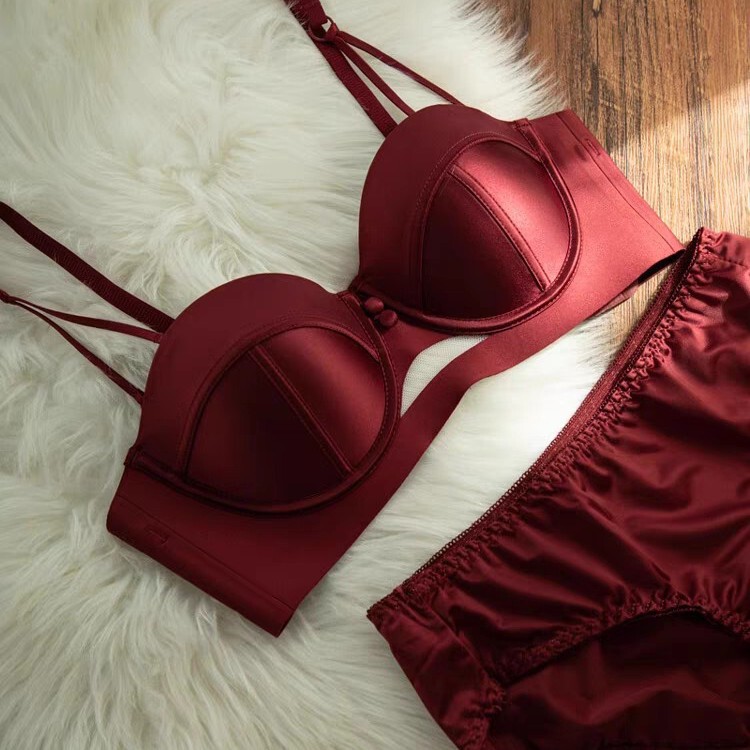 Urban Beauty Red Bra and Underwear Set for Women with Small Busts, Enhancing and Enlarging, Suitable for the Year of Birth and Brides Getting Married