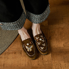 Embroidered velvet loafers for women, new arrival spring collection, solid color round-toe flat shoes, low-top deep mouth single shoes, trendy