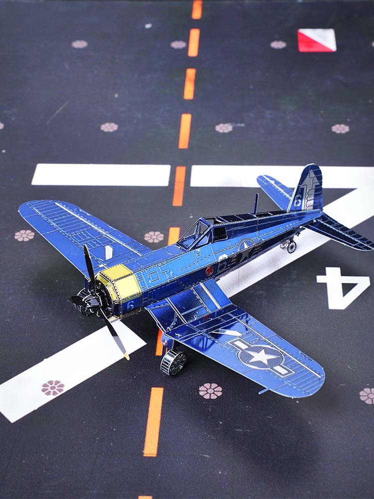 Estatua mágica de acero al por mayor versión de color avión un grupo metal rompecabezas mini 3D tridimensional hecho a mano DIY modelo de montaje