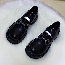 ��ɫ��ЬŮ2025�¿������һ�_�Ř���Ь�������ܛ��Ů��СƤЬ