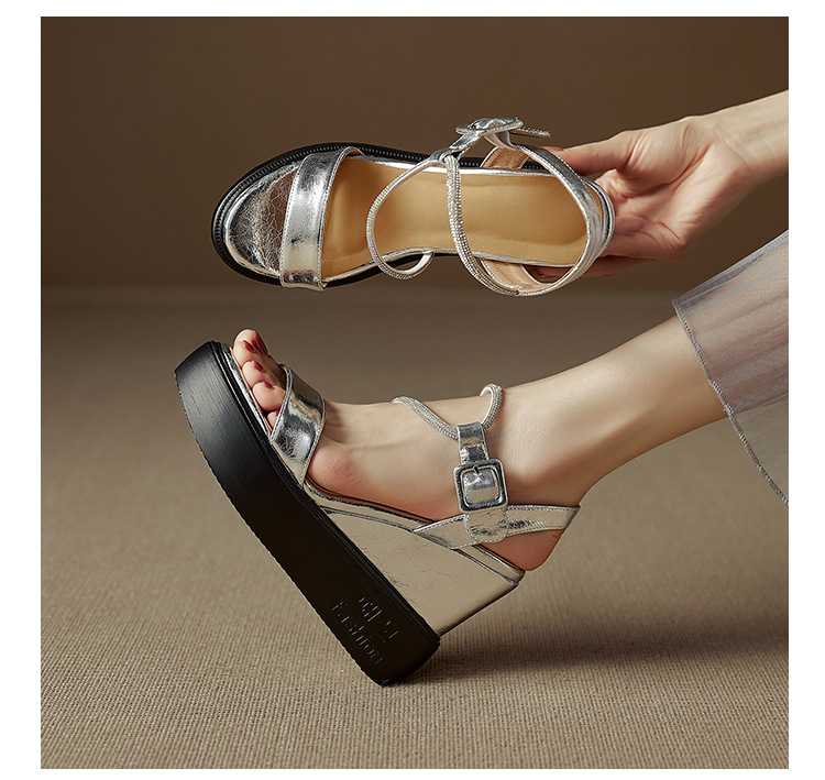 Sandal cao gót nữ quai ngang đính đá bạc, đế xuồng platform, gót 9 cm, hở mũi — Màu súng, bạc chi tiết 10