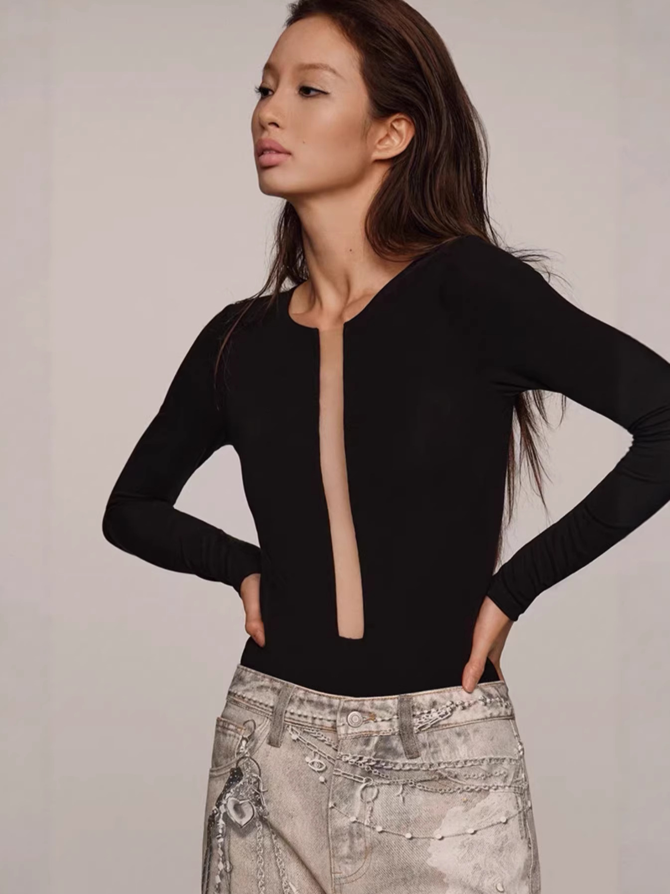 Diseño de nicho sexy al vacío camiseta mujer 2025 otoño invierno interior con sujetador sin usar cintura alta elástica para adelgazar