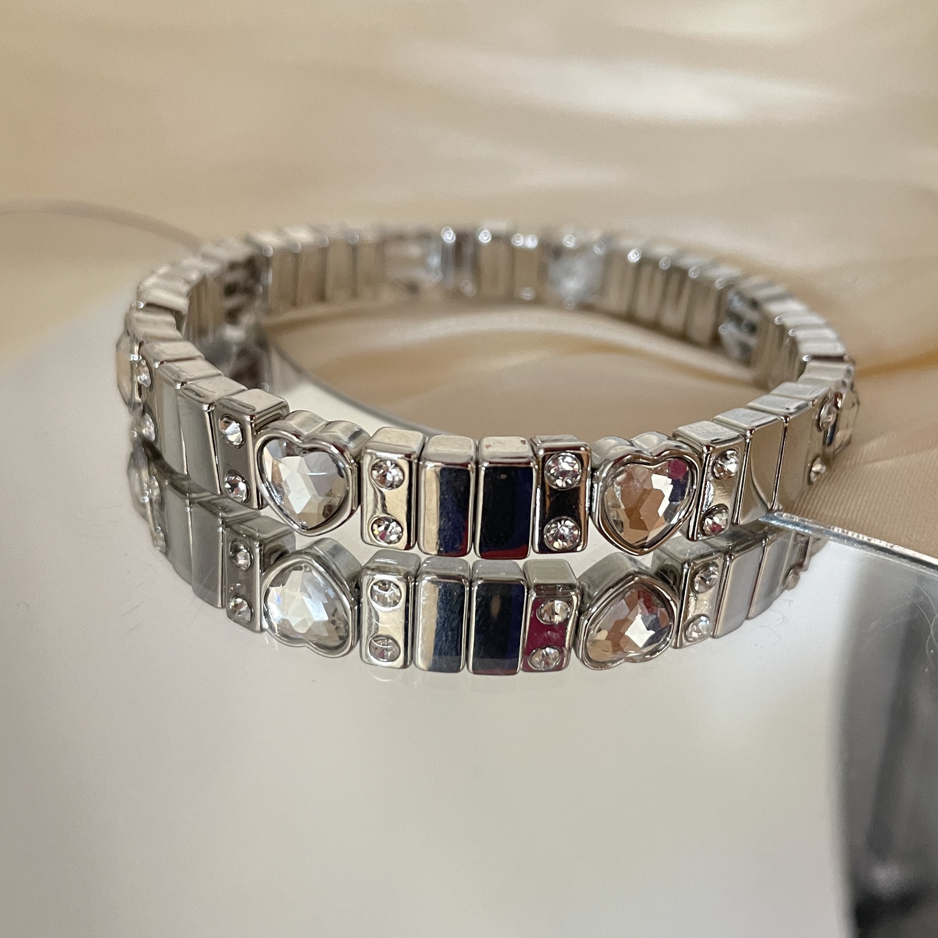 Alloy Material Retro Heart Shape Alloy Wholesale Bracelets