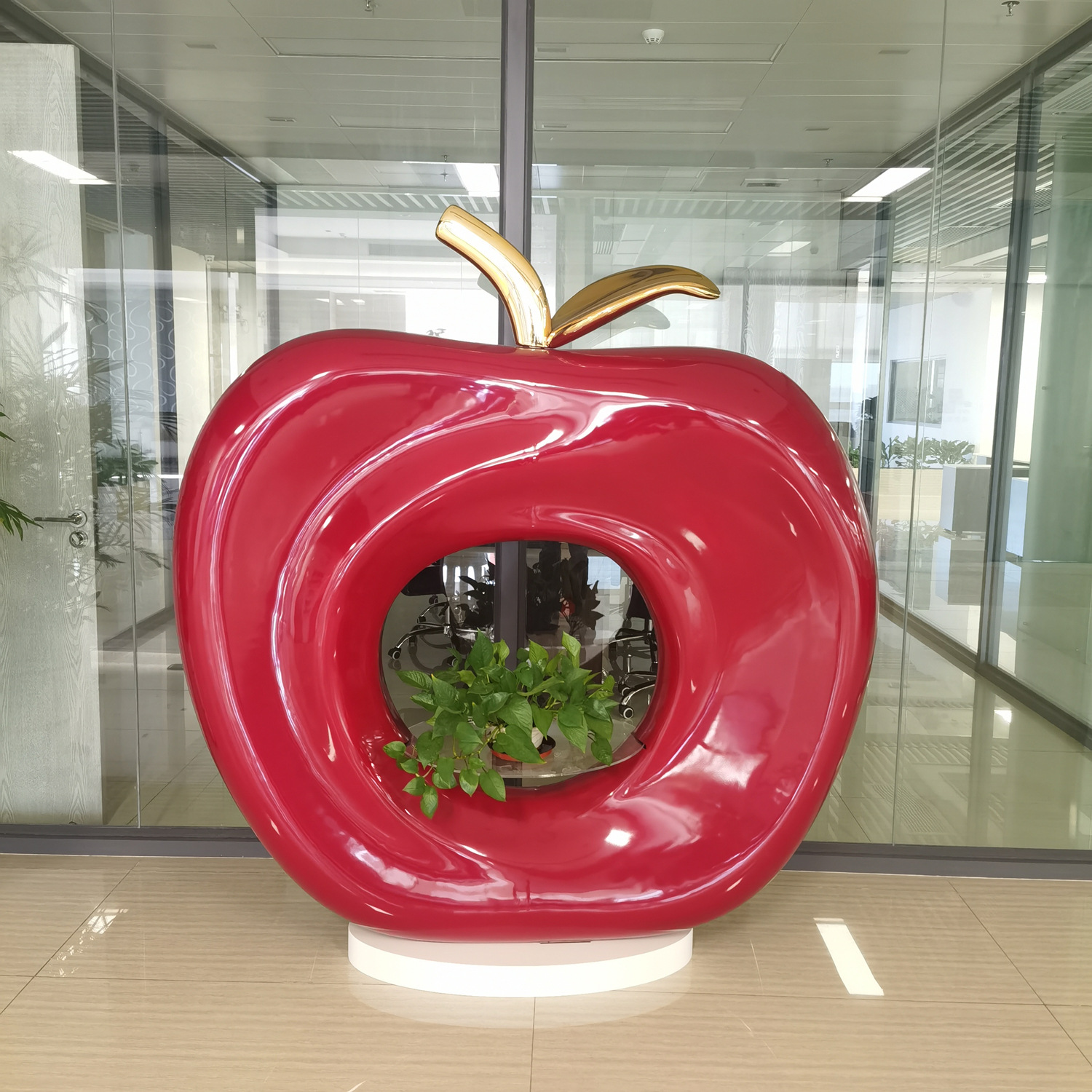 吸塑红苹果道具大型吸塑道具制造吸塑产品工贸一体车顶箱
