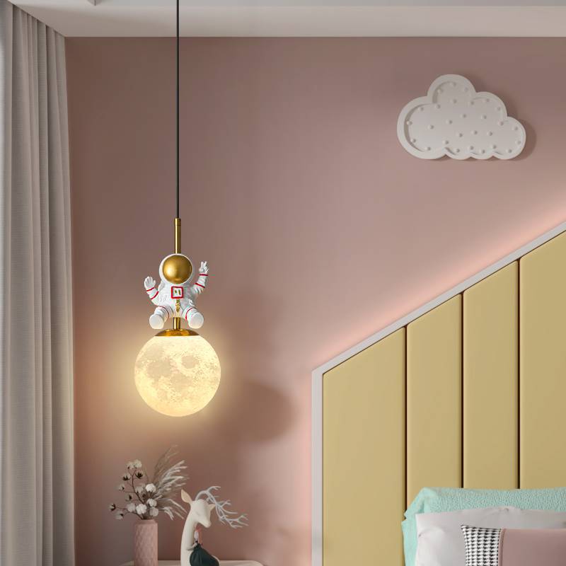 Nuevo nórdico minimalista habitación infantil cama astronauta lámpara de lujo ligera dormitorio de niños luna lámpara de hierro
