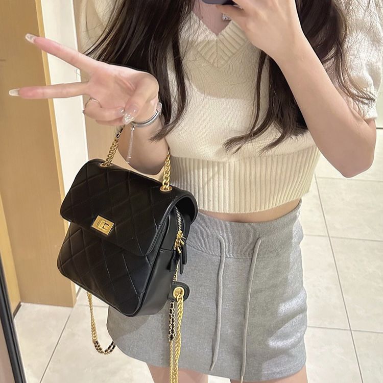 2024 New High-end Leather Small Aroma Caviar Diamond Chain Backpack, Elegant Commuter Style_voghion.com