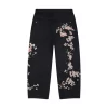 Вышивка карпа на джинсах