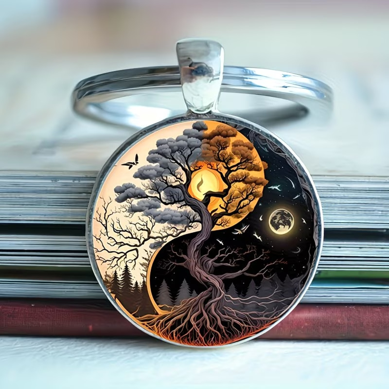 Antique Tree of Life Keychain, Sun and Moon Design, Zinc Alloy Material, Suitable for Christmas