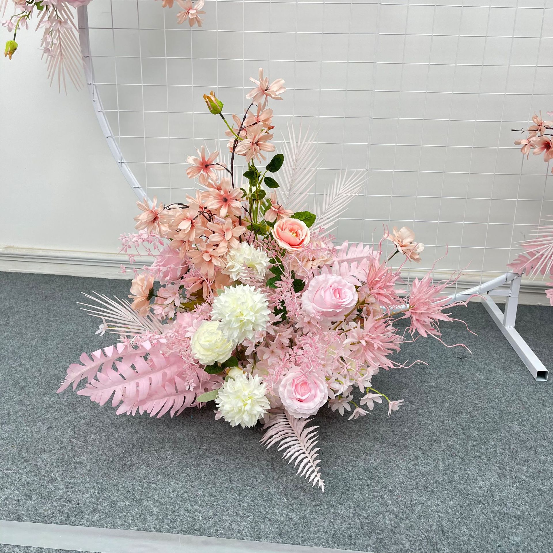 El comercio exterior de la boda flor artificial piso de la boda flor de seda apoyos de la flor de eucalipto flor artificial fila accesorios de la boda floral