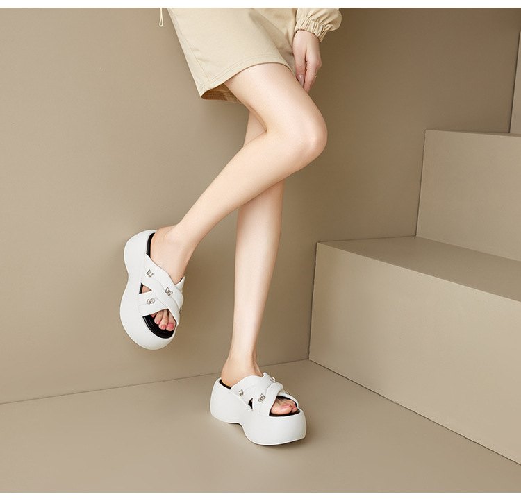 Dép sandal nữ quai chéo hở mũi đế bánh xốp dày dáng nhỏ — Màu trắng sữa chi tiết 7