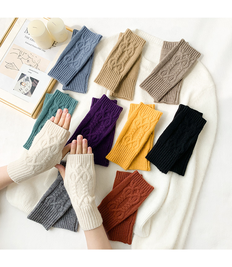 Unisex Sweet Simple Style Solid Color Gloves 1 Pair display picture 33
