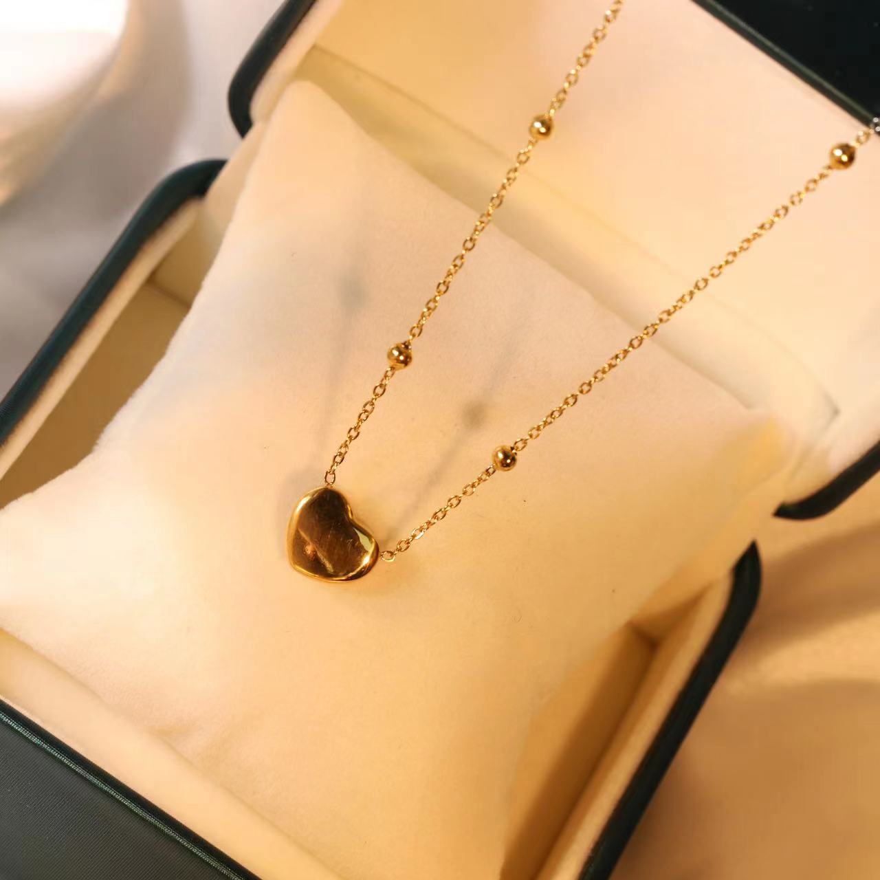 Fashion Heart Shape Titanium Steel Inlay Zircon Pendant Necklace 1 Piece