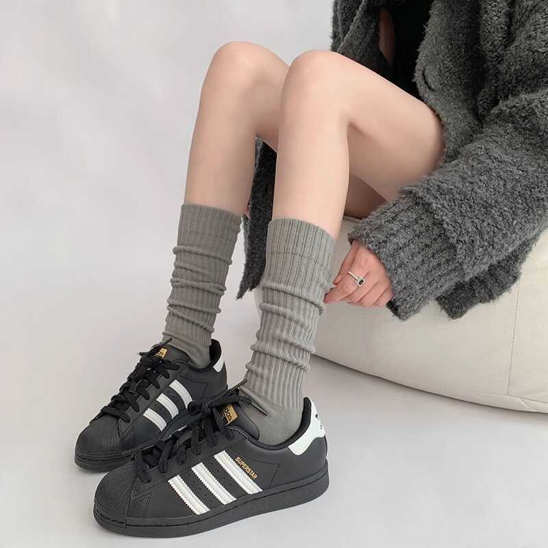 Calcetines transpirables de pantorrilla de punto de color sólido de todo fósforo de moda americana de primavera y verano ~ Apile las medias y use súper hermoso ~