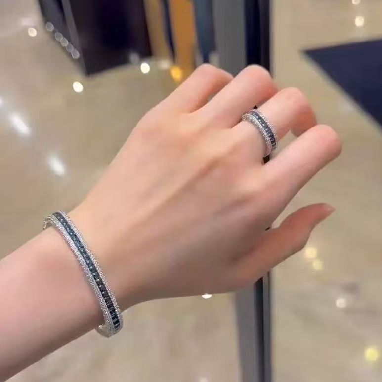 欧美时尚几何方形手镯女ins个性气质密镶满钻水晶手环节日礼物女|undefined