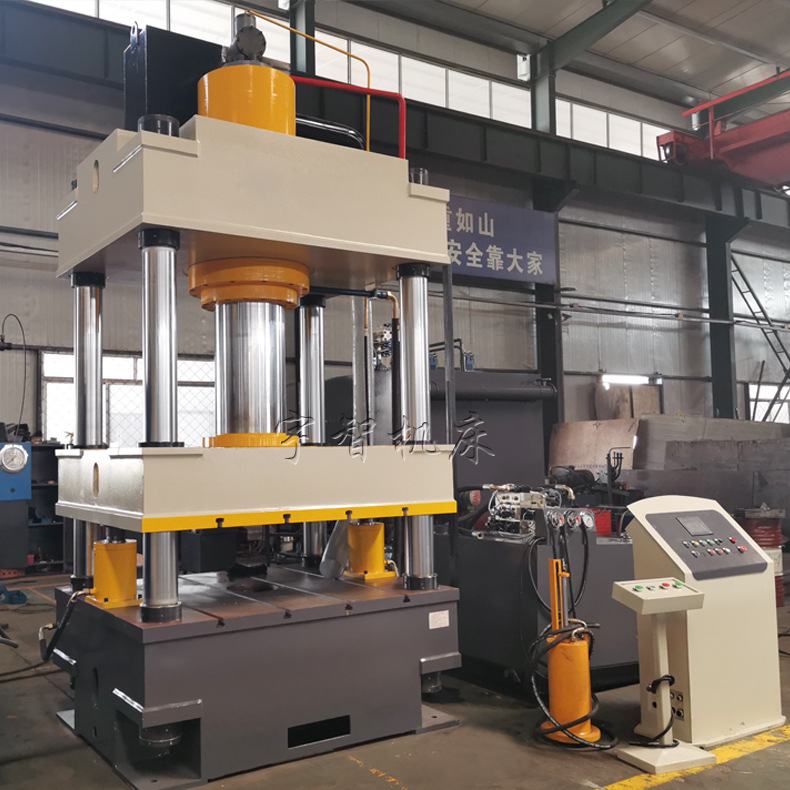 500吨四柱液压机3