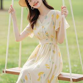 温柔约会雪纺连衣裙女夏季新款今年流行收腰海边度假碎花长裙
