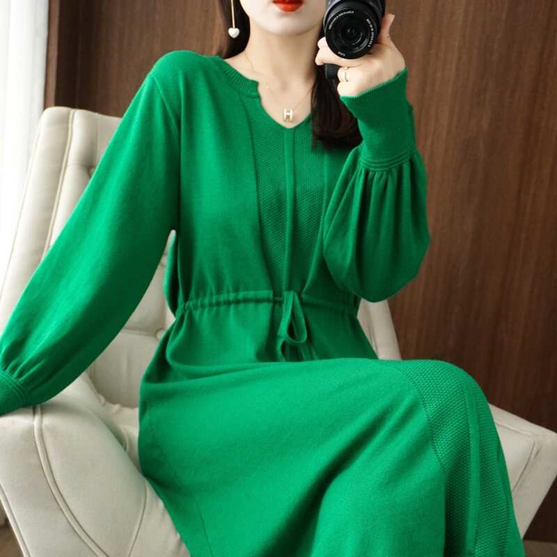 Autumn and Winter mid-length sweater dress 2023 Autumn New V-neck solid color sweater women's dress sweater bottoming skirt