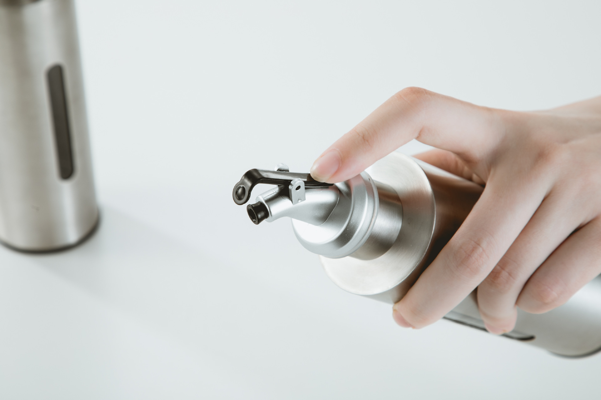 Stainless steel oil bottle spice bottle visual oil control bottle oil control jar kitchen spice bottle light soy sauce barbecue vinegar gold-plated