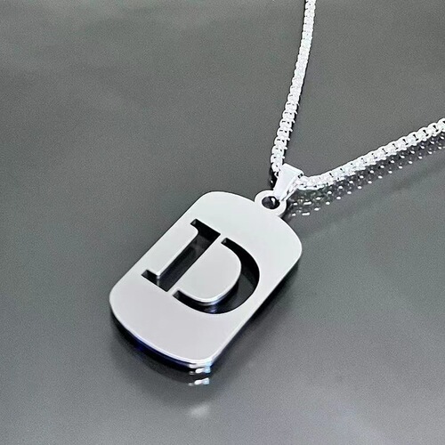 English 26-letter necklace titanium steel necklace for men and women, students, couples, fashion accessories, niche design, simple and versatile trendy