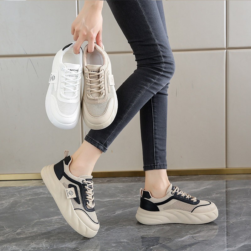 Zapatos de mujer 2025 nuevos zapatos blancos de suela gruesa de verano delgados y ligeros con suela suave de malla transpirable zapatos de red deportivos casuales