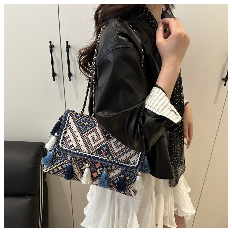 336g Weight Flip Cover Closure Type Single Shoulder Strap Strap Type Shoulder Bag Bags Type Casual, Holiday Occasion Cloth Material Geometric Pattern All Seasons Season Women's Gender Elegant, Ethnic Style Style Square Shape Women's Cloth Geometric Elegant Ethnic Style Square Flip Cover Shoulder Bag 24