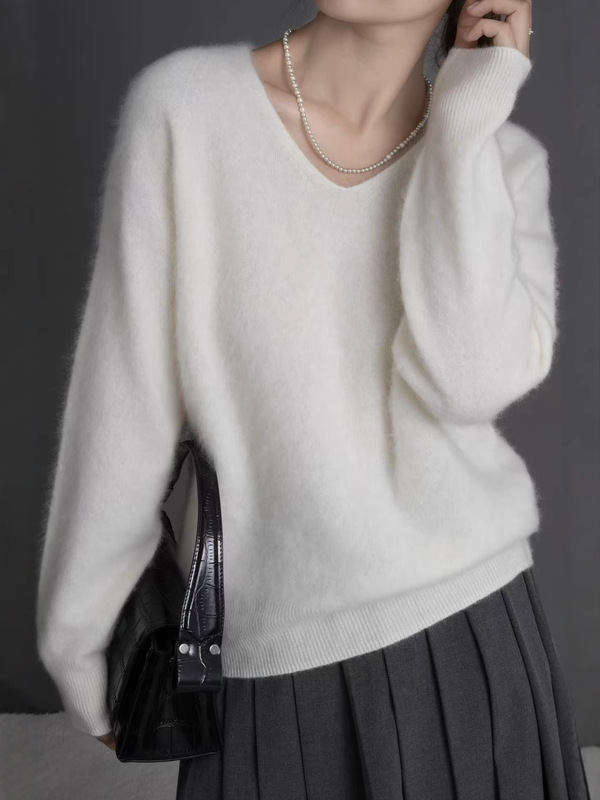 Versatile Collar Soft Brushed Solid Color Inner Autumn and Winter Wool Knit Sweater for Women, Light Luxury Cashmere New White