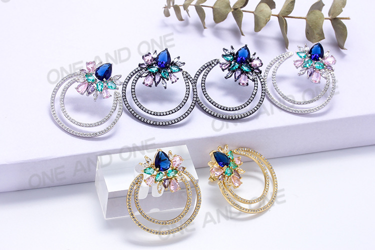 Nihaojewelry Wholesale Jewelry Simple Geometric C-shaped Pearl Copper Zircon Stud Earrings display picture 2