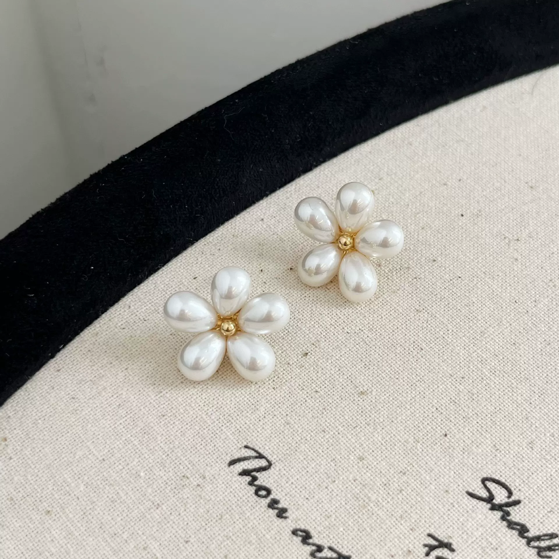 韩式气质可爱风小花朵珍珠耳钉 轻奢高级感耳钉 精致百搭爆款耳饰